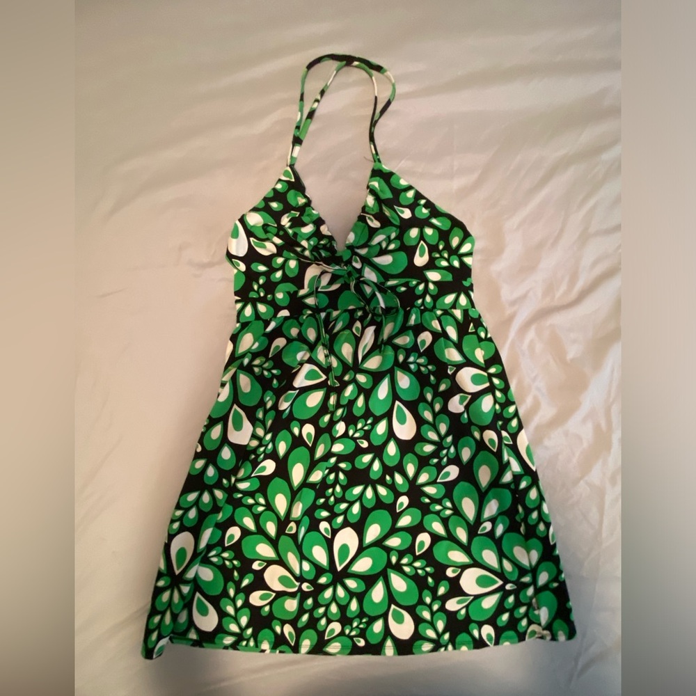 Women’s The North Face halter dress size large. Worn once, like new condition.